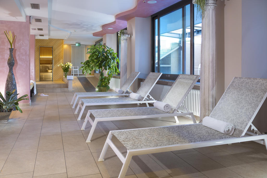 Terminal Palace & Spa Rimini Exterior foto